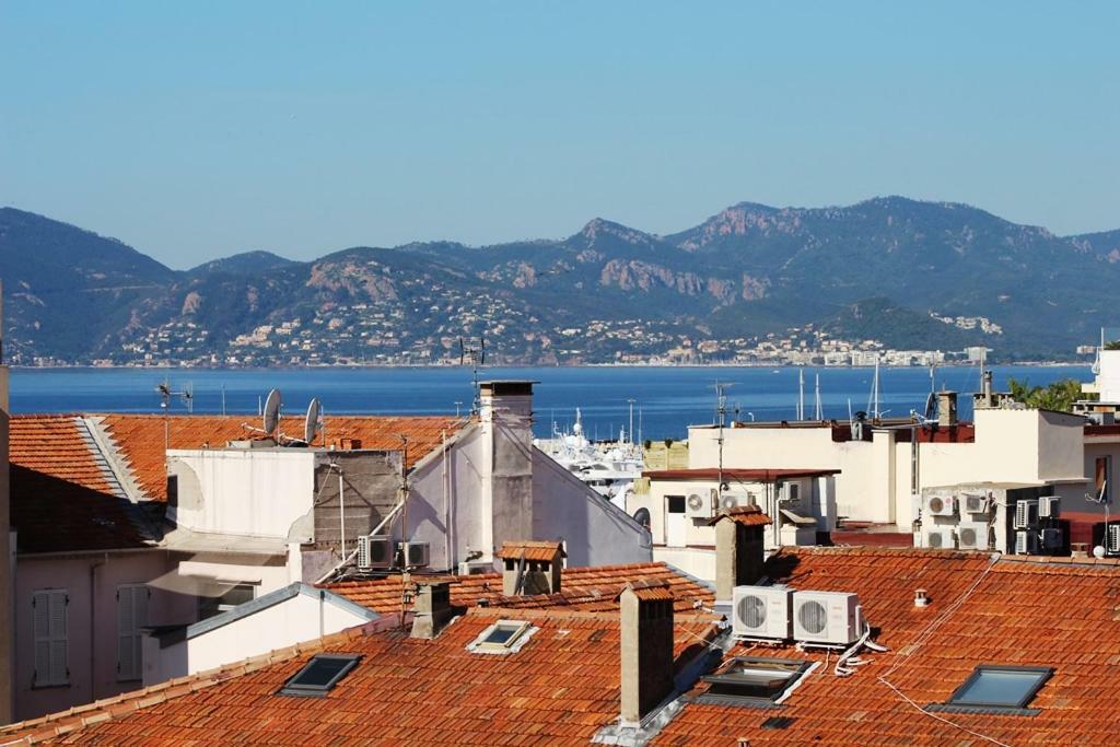 Le Grand Hotel Cannes Exterior photo